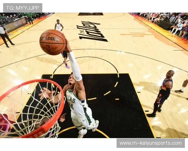 字母哥篮板与进攻并举,雄鹿攻防全面胜出