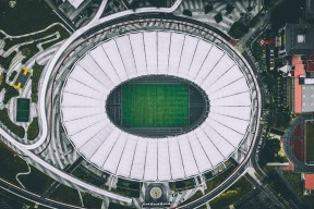 克莱尔在200米自由泳中展现节奏感，克莱尔跳高